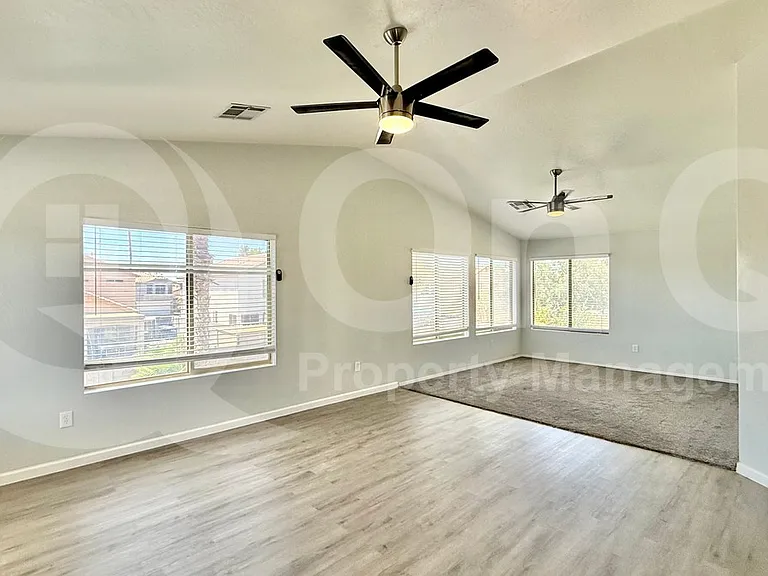2075 E Appaloosa Rd — Photo 6