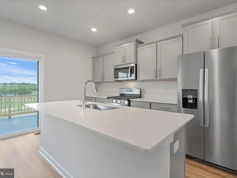 16639 Green Glade Dr — Photo 13