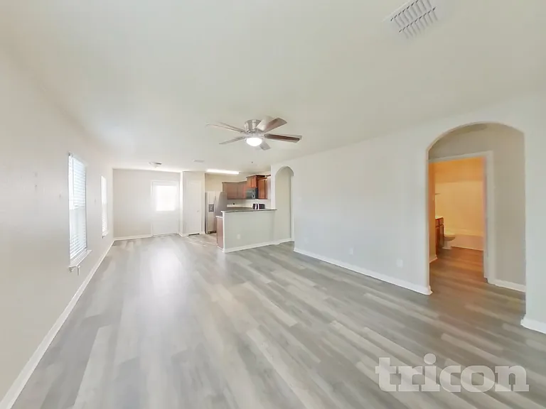 6803 Luckey Tree — Photo 2