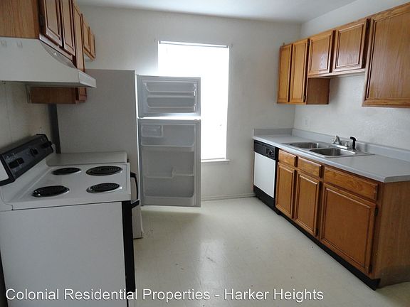 3rd image of 1707 Cedarhill Dr APT B
