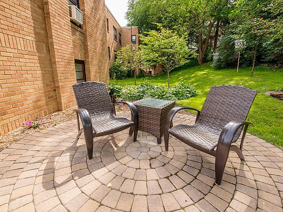 4th image of 234 Montrose Pl #3