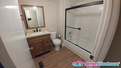 3rd image of 207 Riverstone Ct