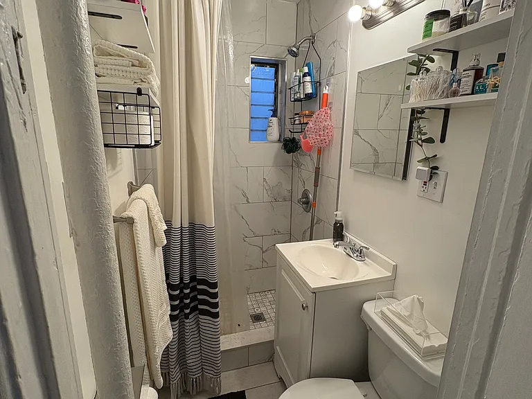 817 Washington St #15 — Photo 8
