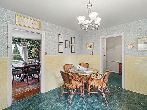 5th image of 1027 Lawton Rd
