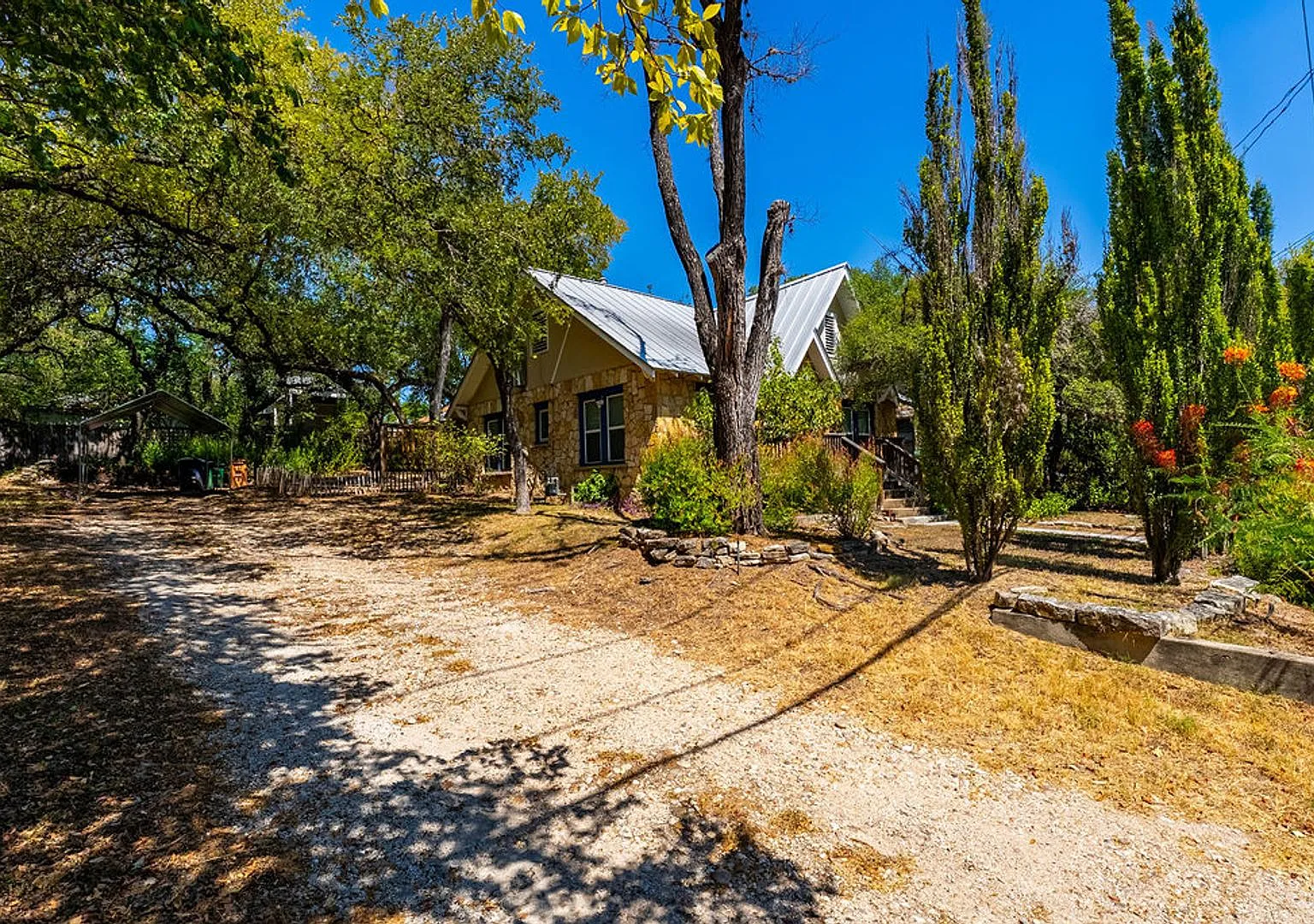 2 bedroom, 1 bathroom home in The Heart of Austin! — Photo 2
