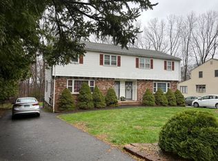 25 Regency Ct, Southington, CT 06489