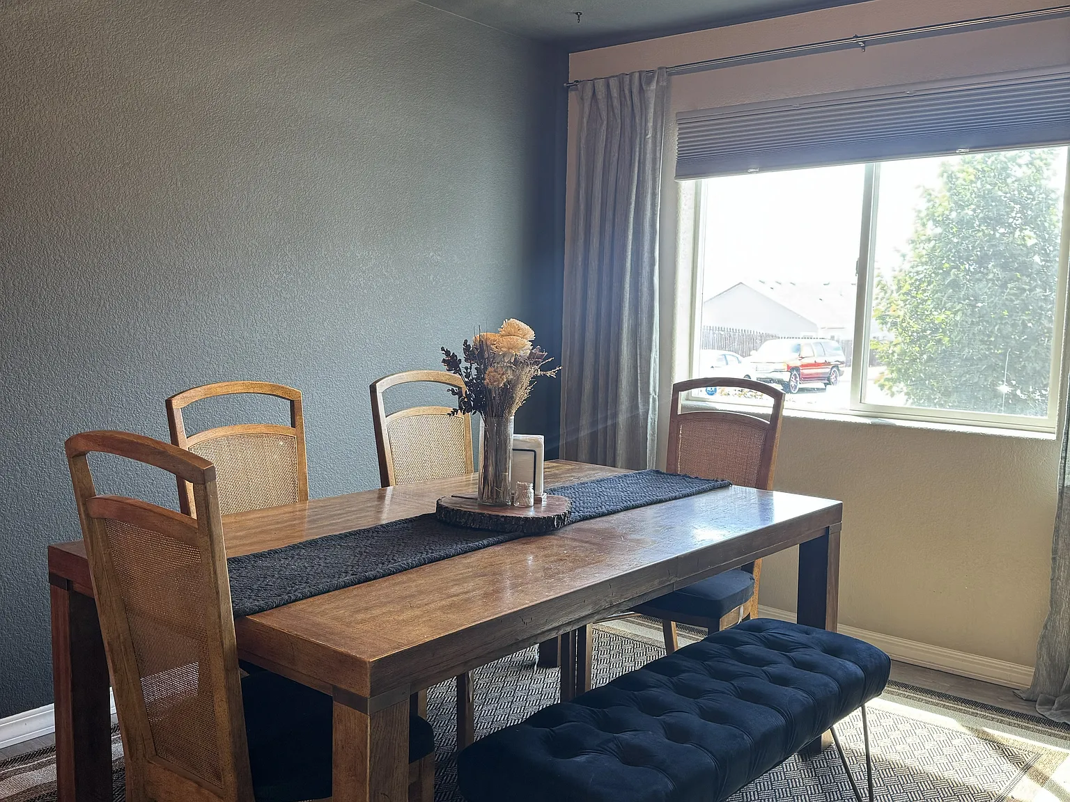 3 bed, 2266 sqft, $3,200 — Photo 4