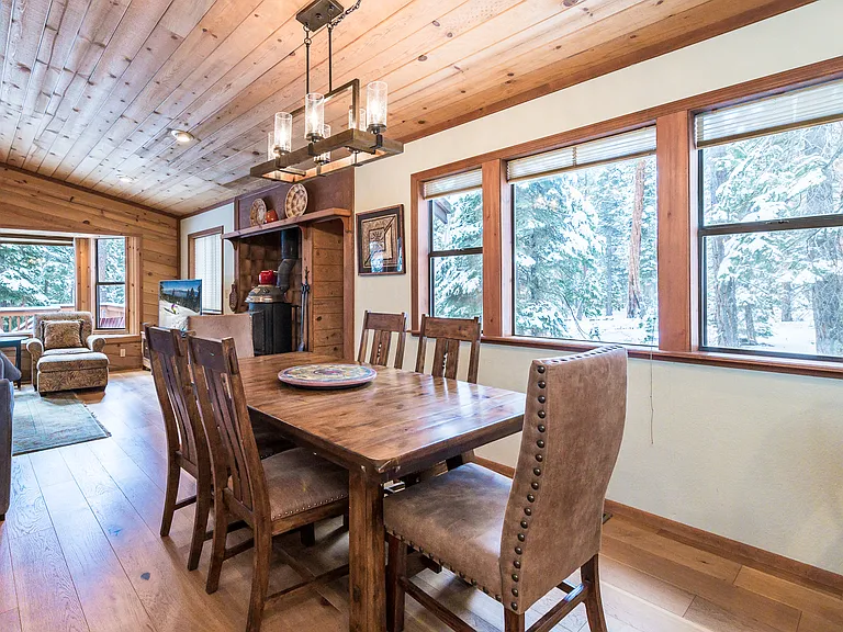 7995 Forest Glen Dr — Photo 8