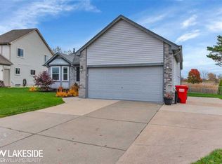49310 Shady Glen Ct, Chesterfield, MI 48051