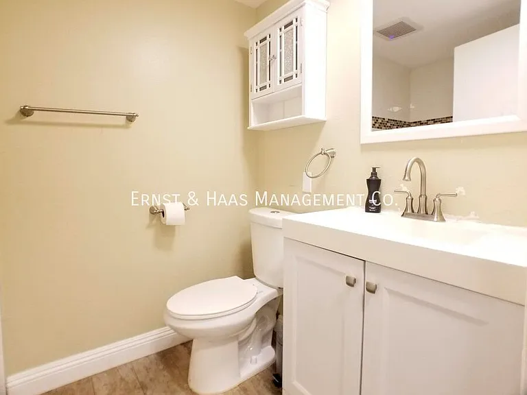 225 W 6th St #407 — Photo 8