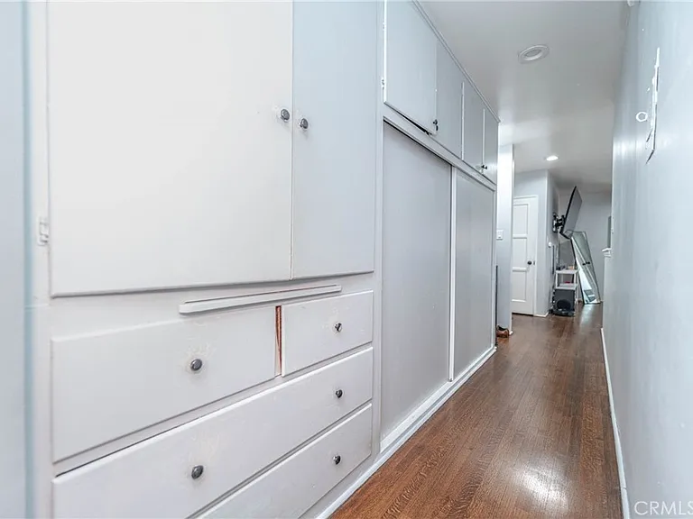 325 Cedar Ave #1 — Photo 17