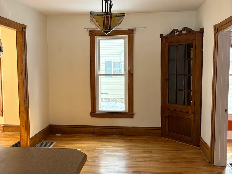 9 Crescent St — Photo 12