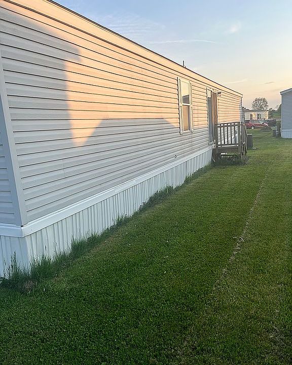 2nd image of 24 Pine Dr W