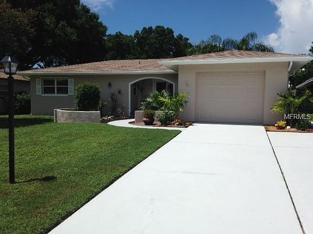 1st image of 2070 Hillwood Dr