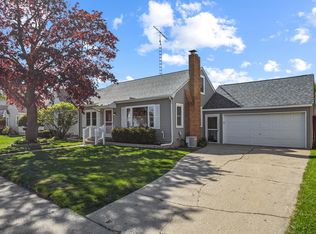 2015 79th St, Kenosha, WI 53143