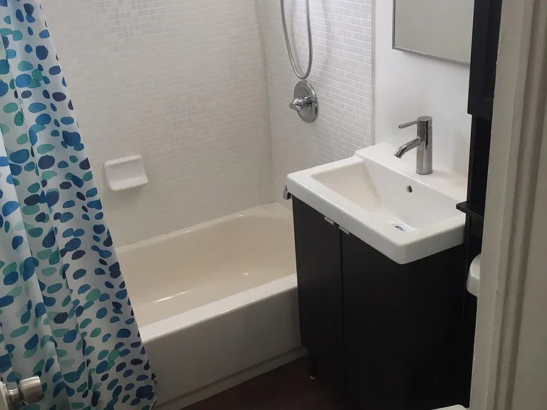 2115 SW 3rd Ave #12 — Photo 7