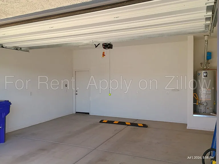 15565 W Desert Hollow Dr — Photo 17