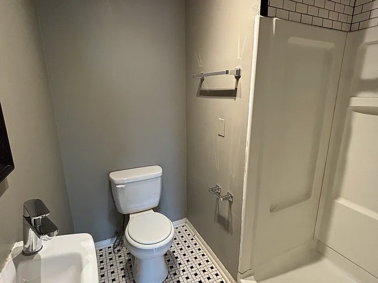 9 N College Ave #2 — Photo 8