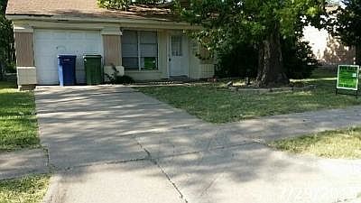 1st image of 825 E Linda Dr