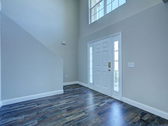 5th image of 882 SW Abingdon Ave
