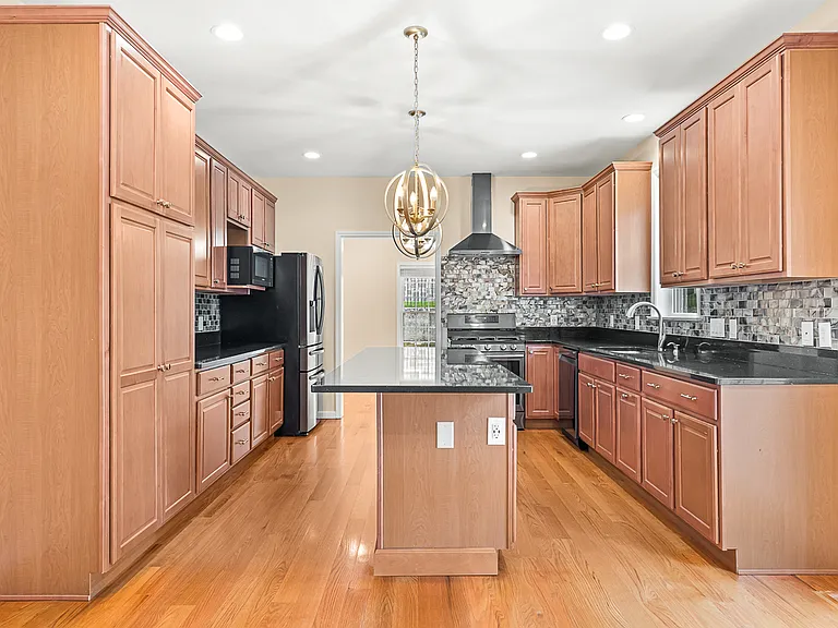 18 Grant Rd — Photo 6