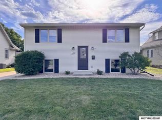 1232 N Rhode Island Ave, Mason City, IA 50401