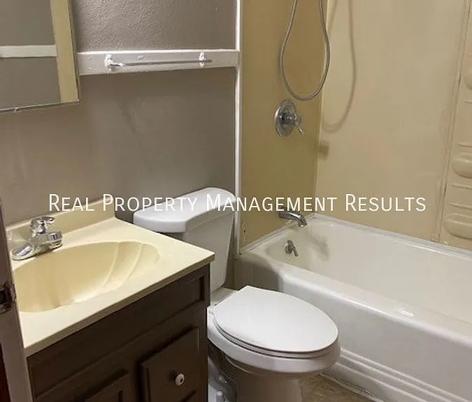 500-502 S Willow Rd #502 — Photo 9