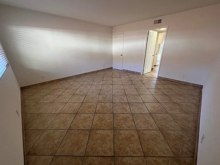 240 Mathilda Dr #D — Photo 5