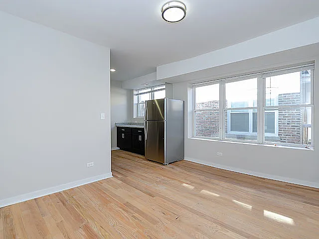 2415 E 78th St #1 — Photo 5