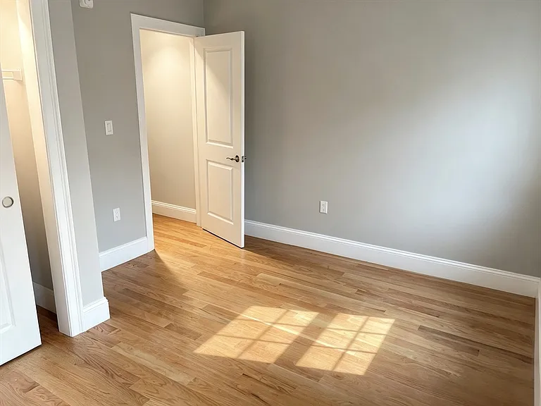84 Chelsea St #1 — Photo 16