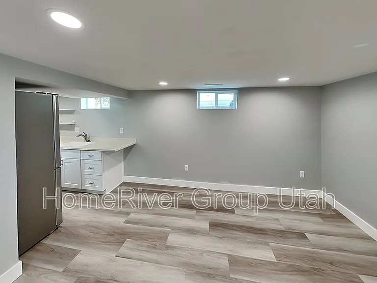 1021 E Wilson Ave #2 — Photo 5