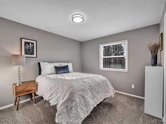Medium bedroom and/or office