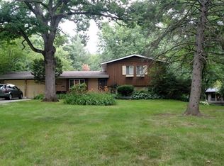 1054 Van Tassel Rd, Dundee, IL 60118