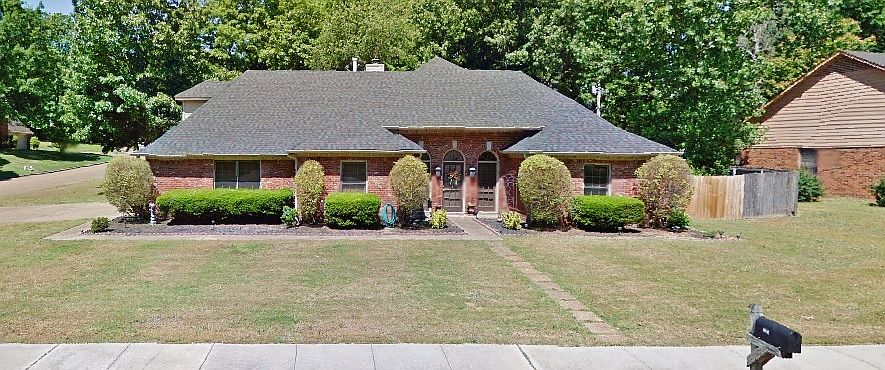 1st image of 373 Richards Way Dr