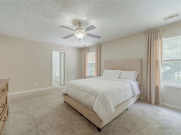 3rd image of 207 Belmont Dr
