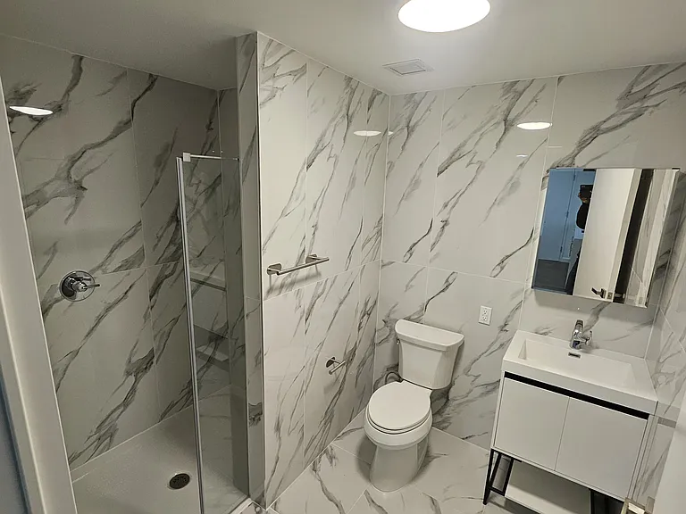 222 Gramatan Ave #4K — Photo 4