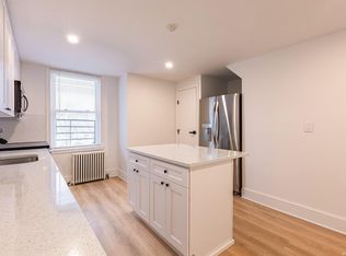 19 Bellport Ln #1, Bellport, NY 11713