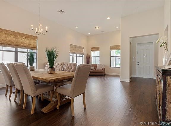 4th image of 8519 NW 41st St