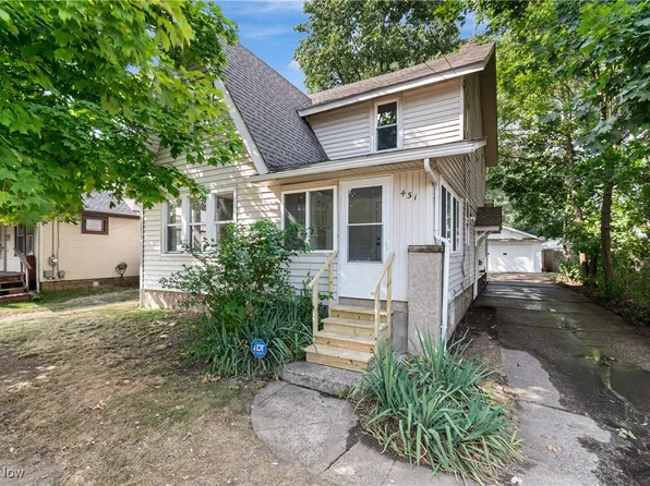 451 W Waterloo Rd, Akron, OH 44314