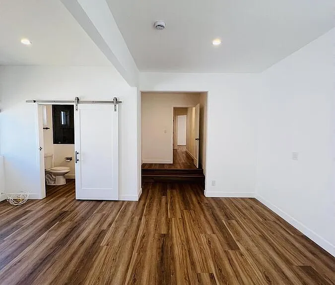 15523 Van Ness Ave — Photo 11