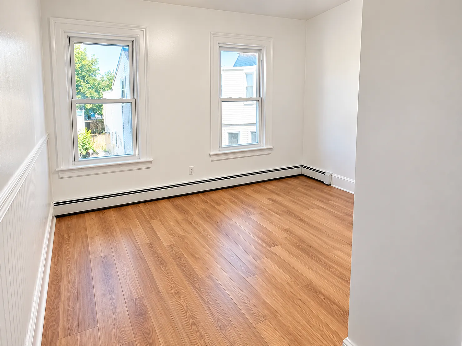 3 bed, 950 sqft, $2,200 — Photo 3