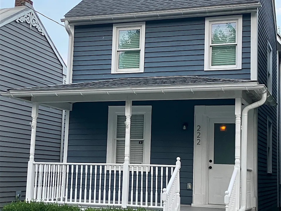 222 Charles St
