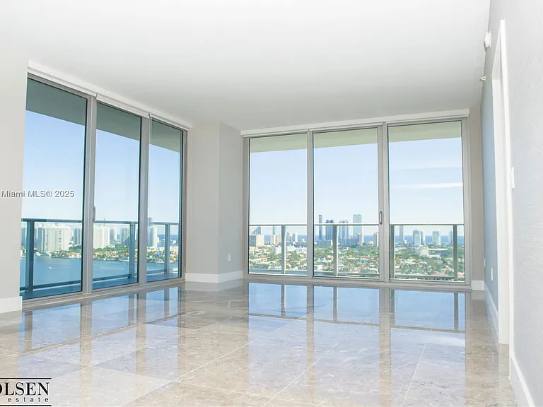 16385 Biscayne Blvd #2615 — Photo 2
