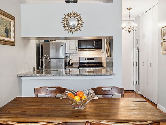 5th image of 500 W 43rd St APT 16C