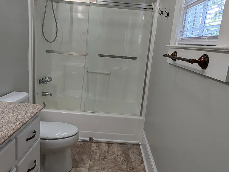805 E Clay St — Photo 14