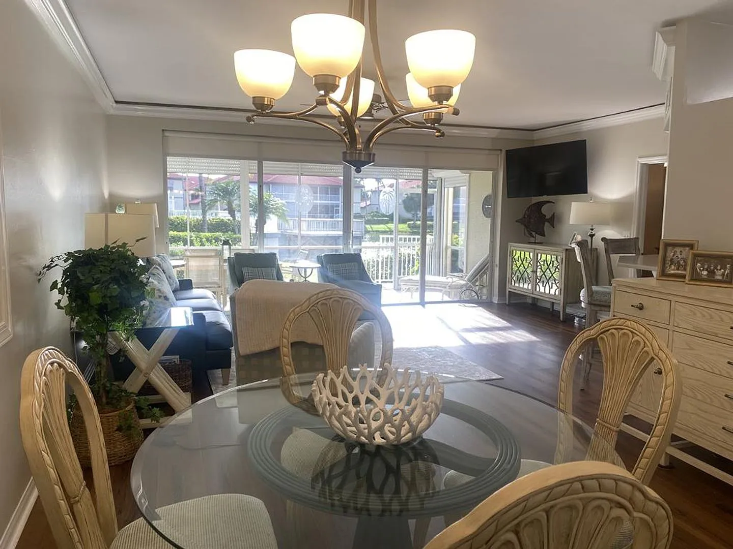 Villas at waterside — Photo 4