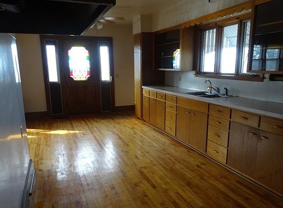 2nd image of 32765 840th St