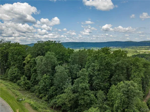 5320 Saucon Ridge Rd, Coopersburg, PA 18036