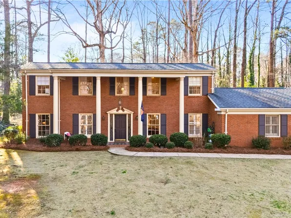1313 Hickory Ln, Auburn, AL 36830