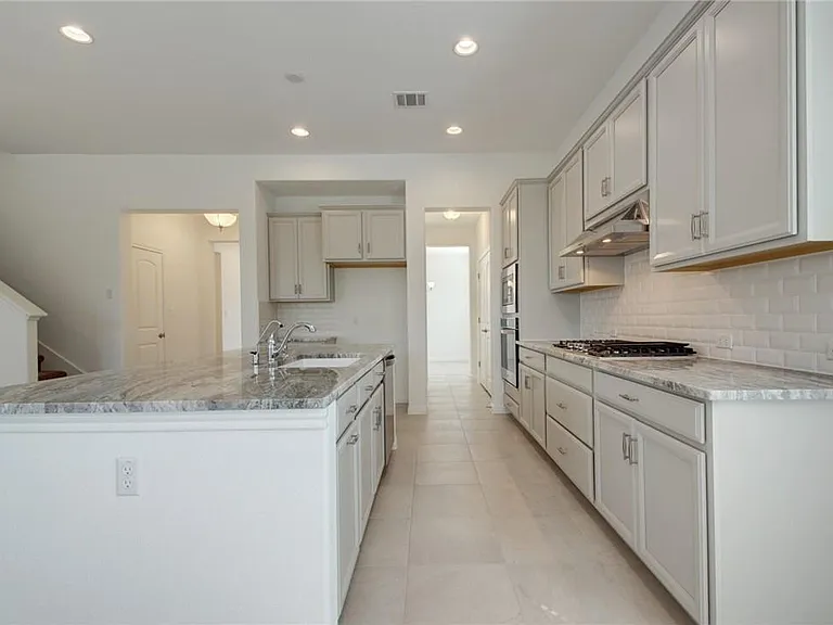 113 Meadow Wood Cv — Photo 6
